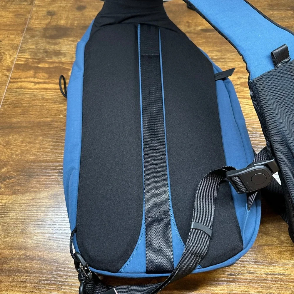 Alpaka Metro Crossbody Bag Blue Axoflux 210D Right Shoulder Sling AA010560618